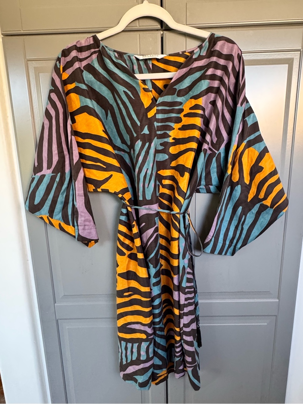 Vintage Max Mara Colorful Zebra print dress
Sz M/L